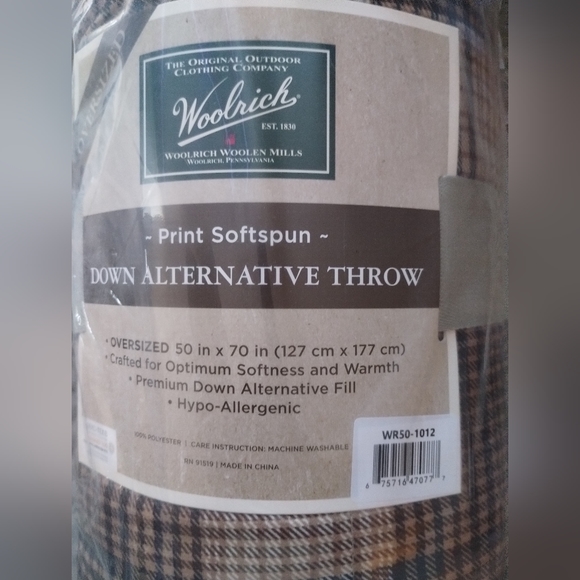Woolrich Tasha Softspun Down Alternative Filled Oversized Throw  - Picture 5 of 6